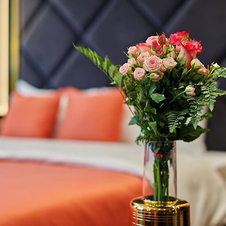 Hotel Pupin Новий Сад Екстер'єр фото A bouquet of flowers