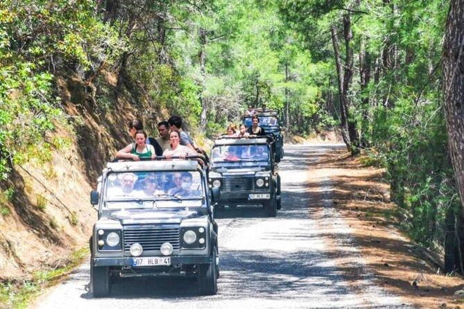 Hotel Pupin Новий Сад Екстер'єр фото Jeeps on the island of Brač