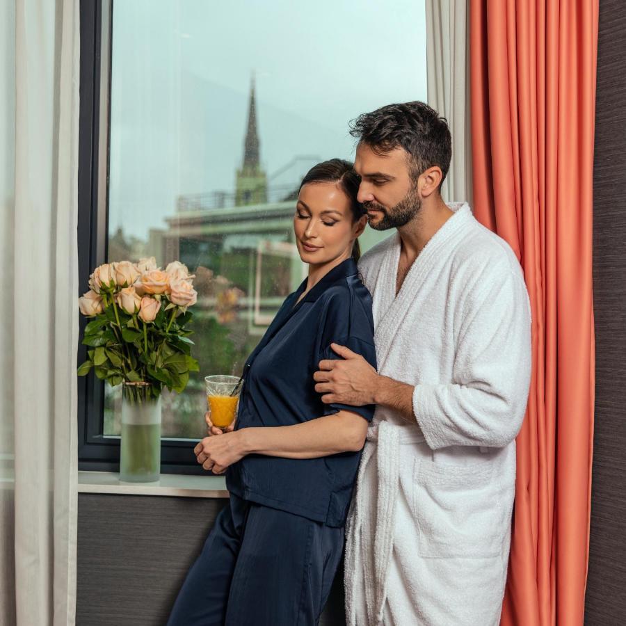 Hotel Pupin Новий Сад Екстер'єр фото A couple in a relationship