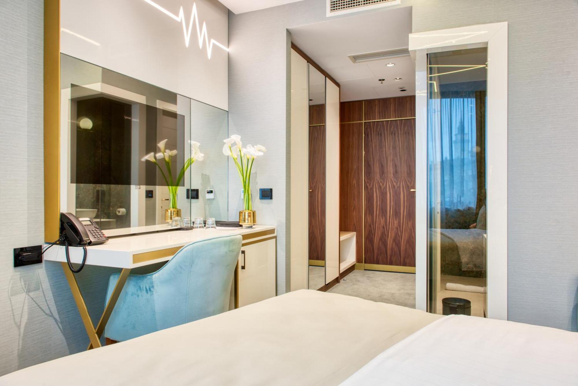 Hotel Pupin Новий Сад Екстер'єр фото A room at the hotel