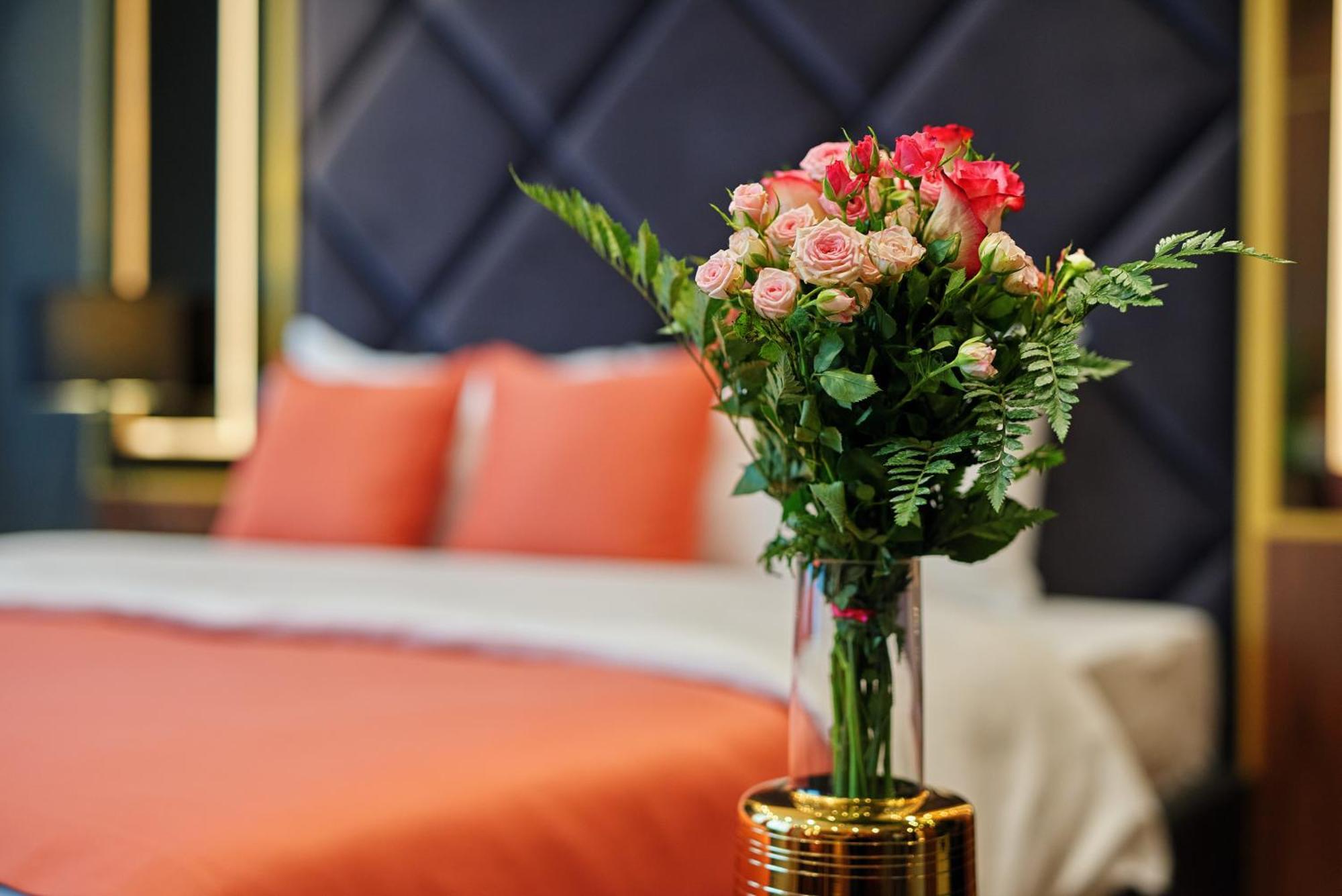 Hotel Pupin Новий Сад Екстер'єр фото A bouquet of flowers