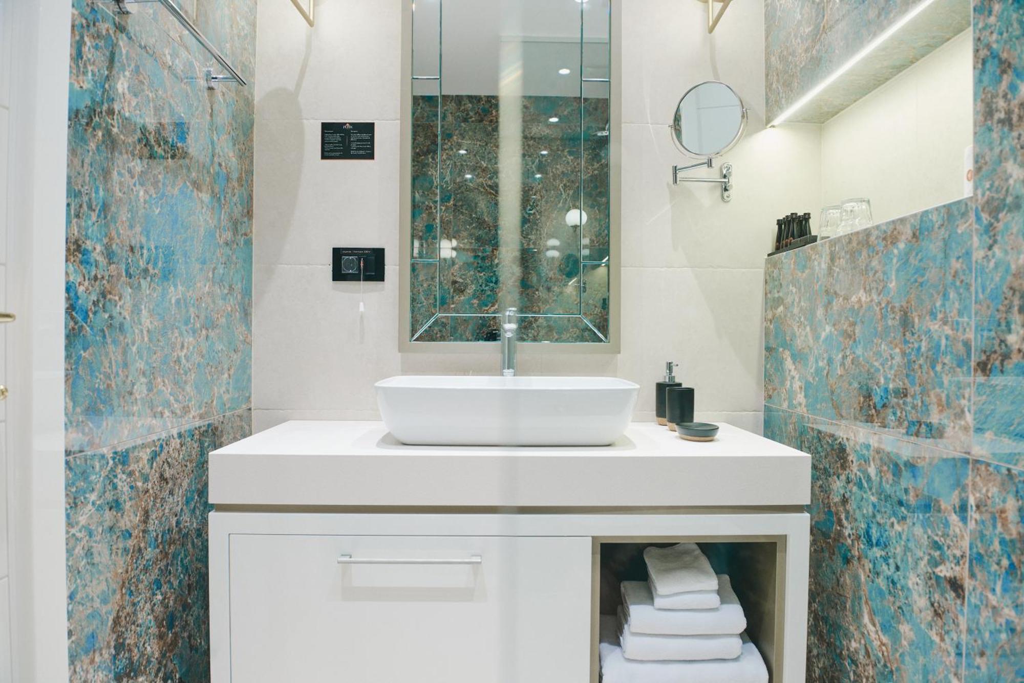 Hotel Pupin Новий Сад Екстер'єр фото Bathroom