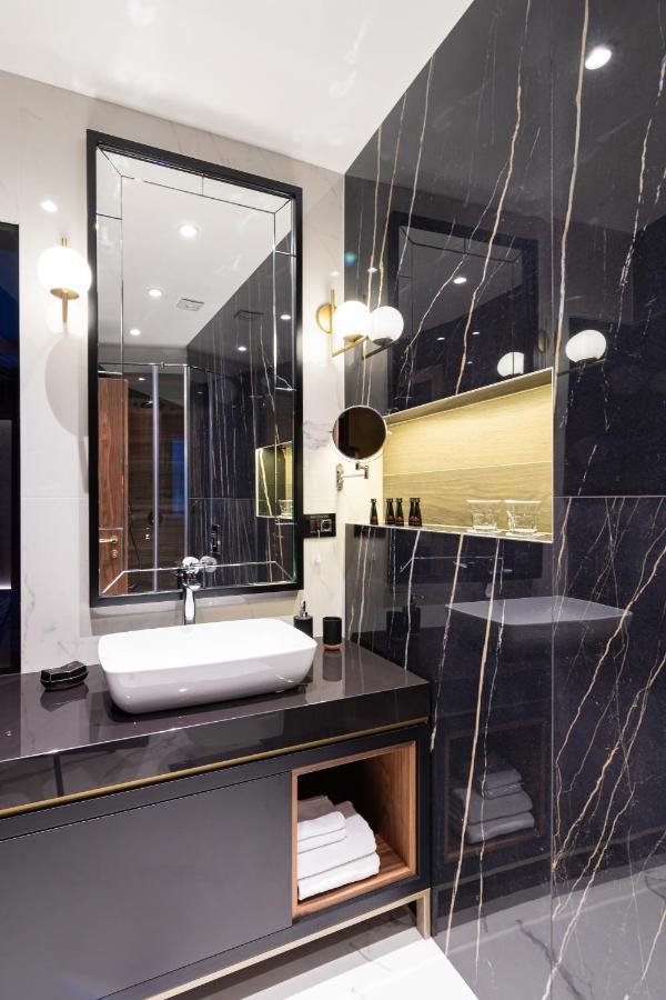 Hotel Pupin Новий Сад Екстер'єр фото Bathroom