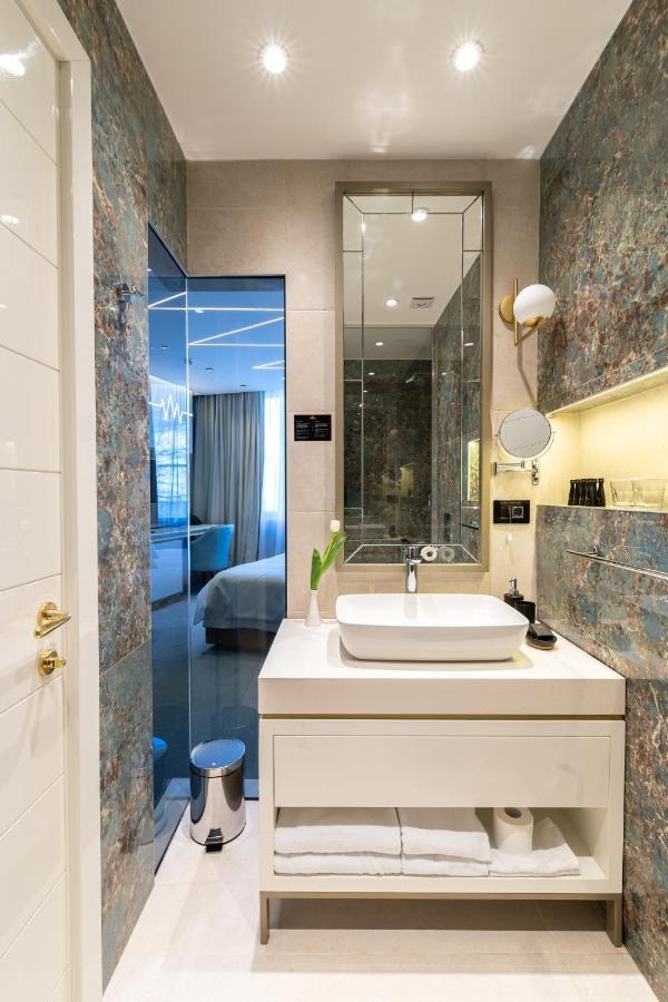 Hotel Pupin Новий Сад Екстер'єр фото Bathroom