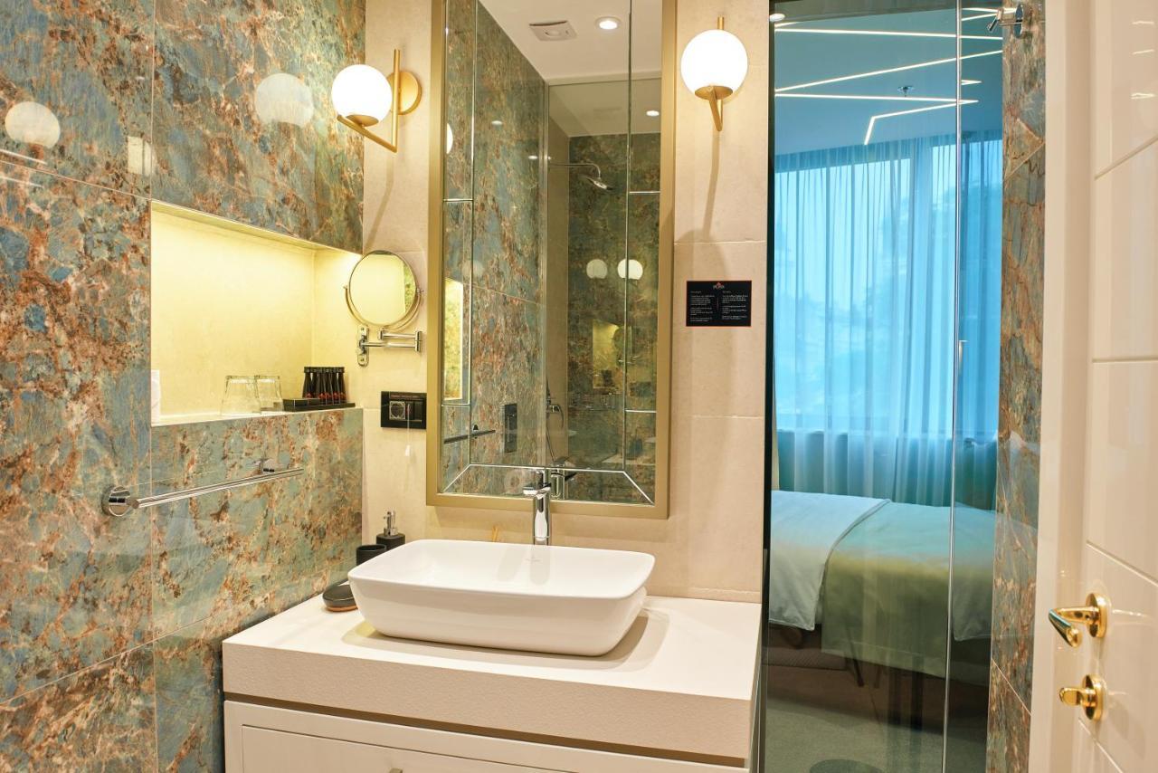 Hotel Pupin Новий Сад Екстер'єр фото Bathroom